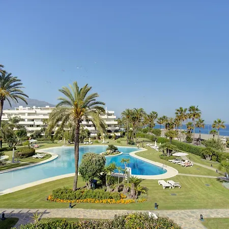 Luxury Beachfront With Private Garden & Pool Marbella