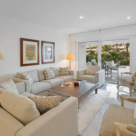 شقة Luxury Beachfront With Private Garden & Pool