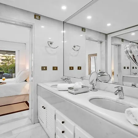 Luxury Beachfront With Private Garden & Pool