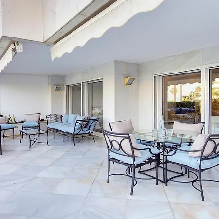 Luxury Beachfront With Private Garden & Pool