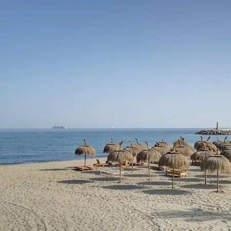 Luxury Beachfront With Private Garden & Pool *