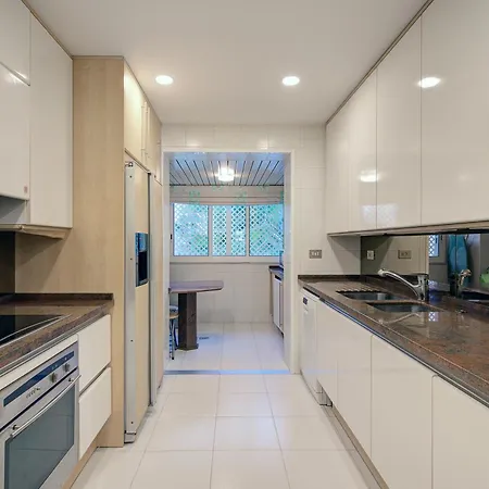 Luxury Beachfront With Private Garden & Pool *